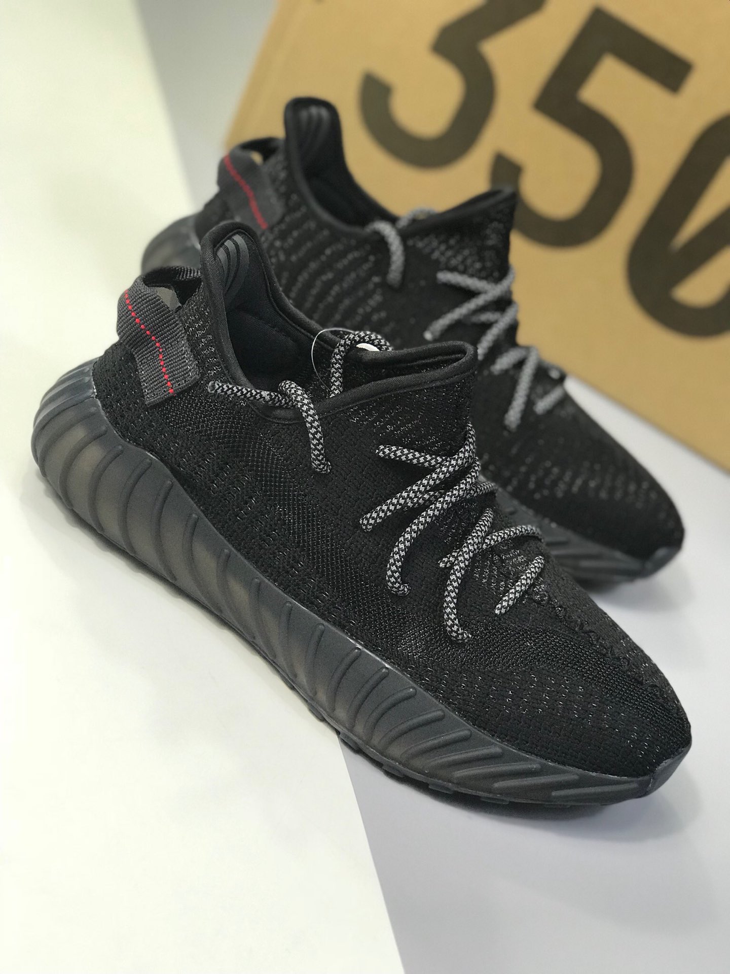 240提前曝光Adidas Yeezy 350V3  外贸先行版 满天星 首发曝光