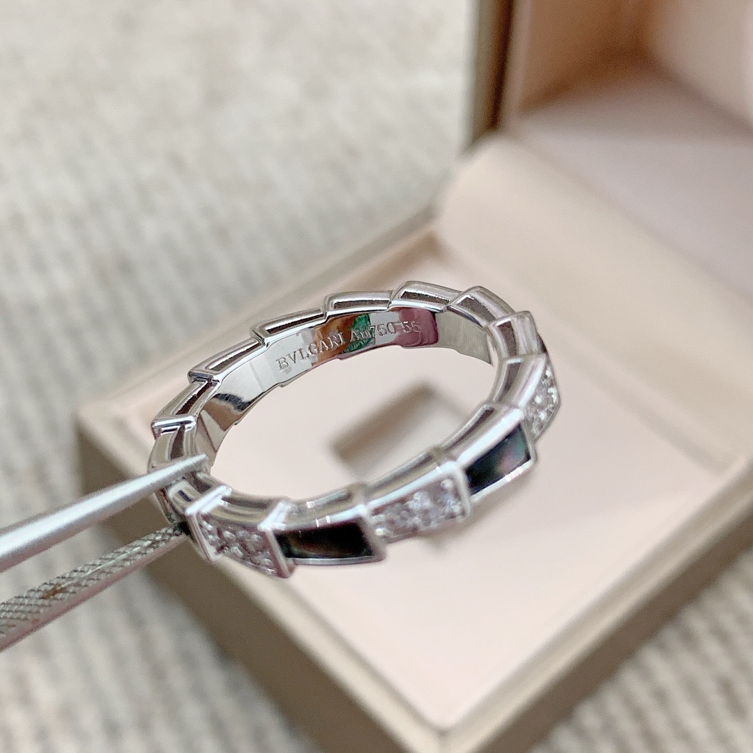 NO:102528,Bv@ Serpentier high-end grey shell snake ring series interprets the inherent multi-faceted characteristics of the spirit snake, showing the high-pressure and extremely tempting beauty 5#6#7#8#9#, Bulgari ring, bottega veneta, bvlgari,ring19860909Bv@ Serpentier高级灰贝蛇戒指系列 诠释灵蛇固有的多面特质 尽显高压而极具诱惑的美 5#6#7#8# 9#,宝格丽戒指,bottega veneta,bvlgari,ring,Jewelry