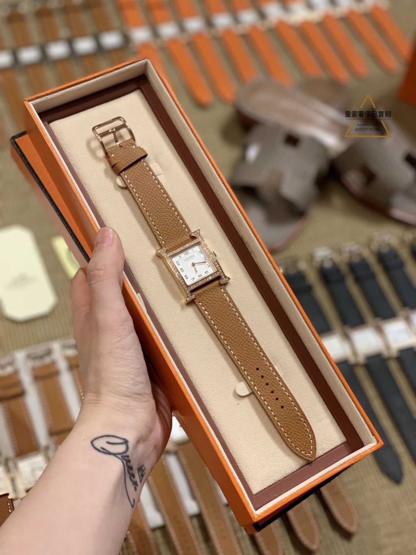 Hermès Hermes爱马仕H形26mm 送礼最佳选择 Hermes家表带背面前3线是双线缝制