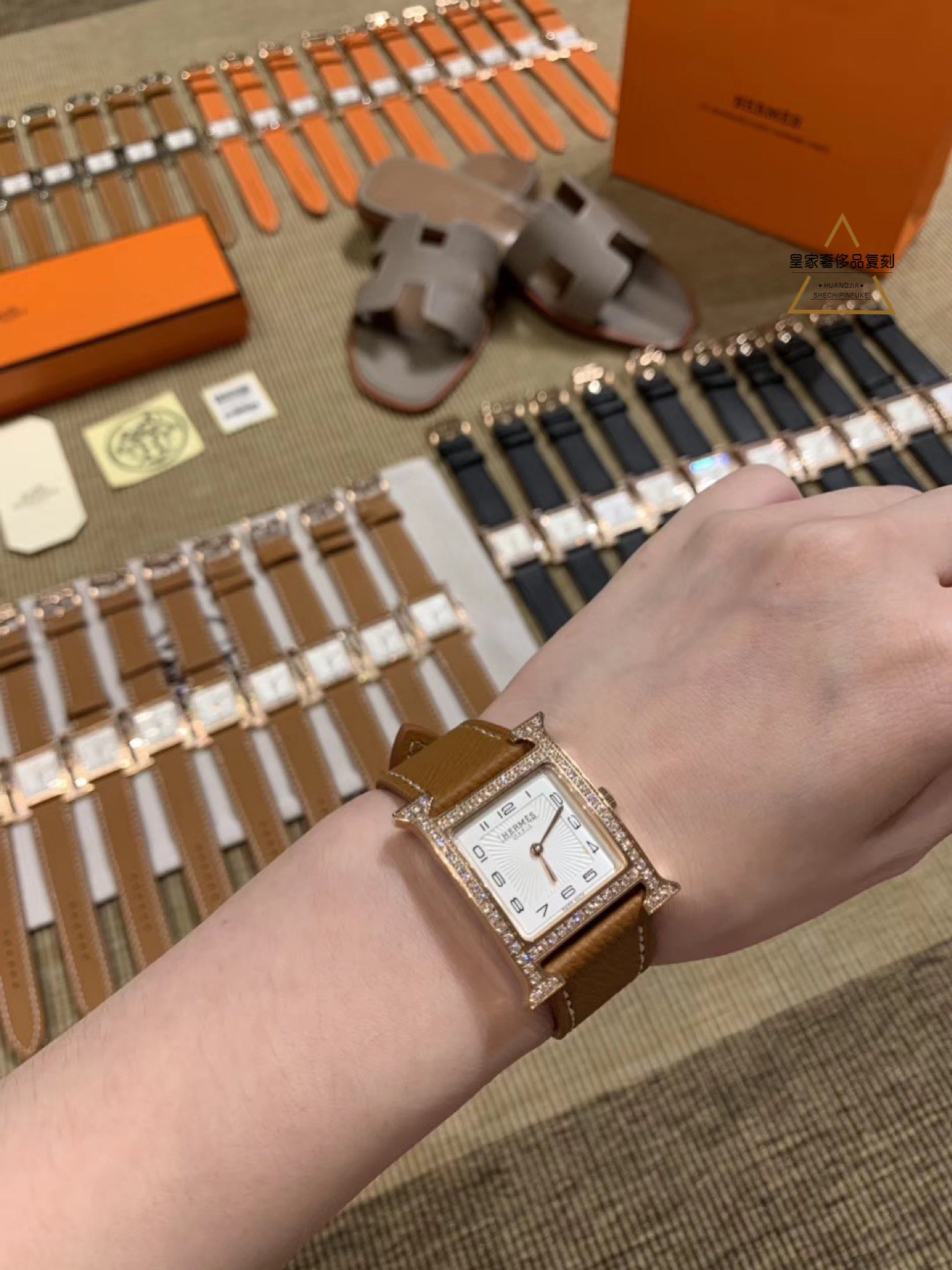 Hermès Hermes爱马仕H形26mm 送礼最佳选择 Hermes家表带背面前3线是双线缝制