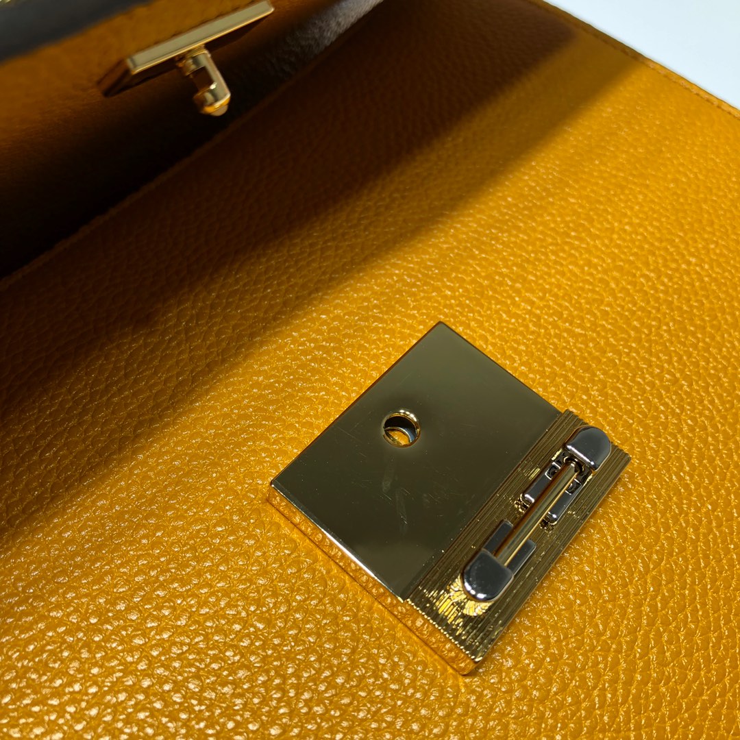 GUCCI古驰马衔扣1955系列荔枝纹皮肩背包576388