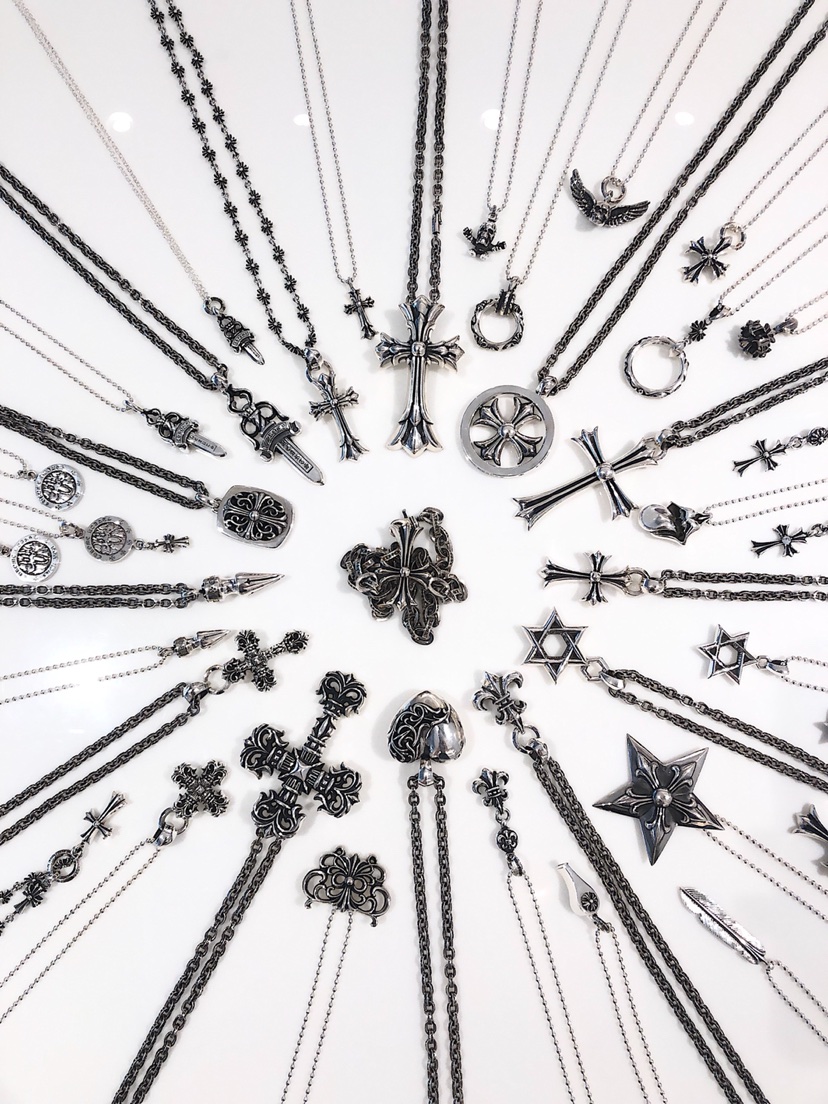 Chrome Hearts 𝐂𝐡𝐫𝐨𝐦𝐞 𝐡𝐞𝐚𝐫𝐭𝐬克罗心/项链集合 俯视图