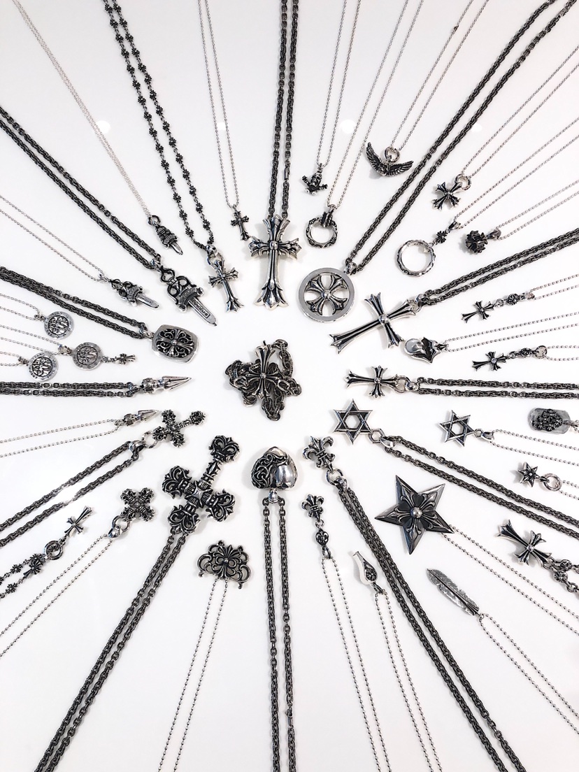 Chrome Hearts 𝐂𝐡𝐫𝐨𝐦𝐞 𝐡𝐞𝐚𝐫𝐭𝐬克罗心/项链集合 俯视图