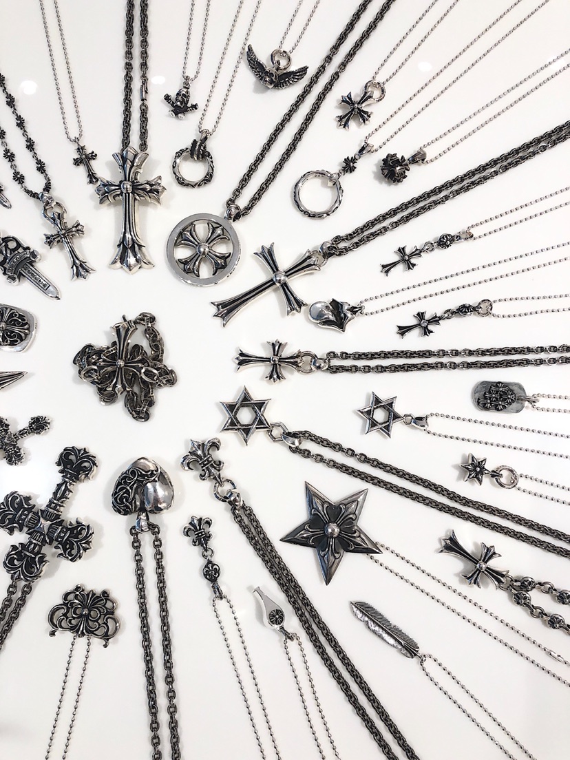Chrome Hearts 𝐂𝐡𝐫𝐨𝐦𝐞 𝐡𝐞𝐚𝐫𝐭𝐬克罗心/项链集合 俯视图