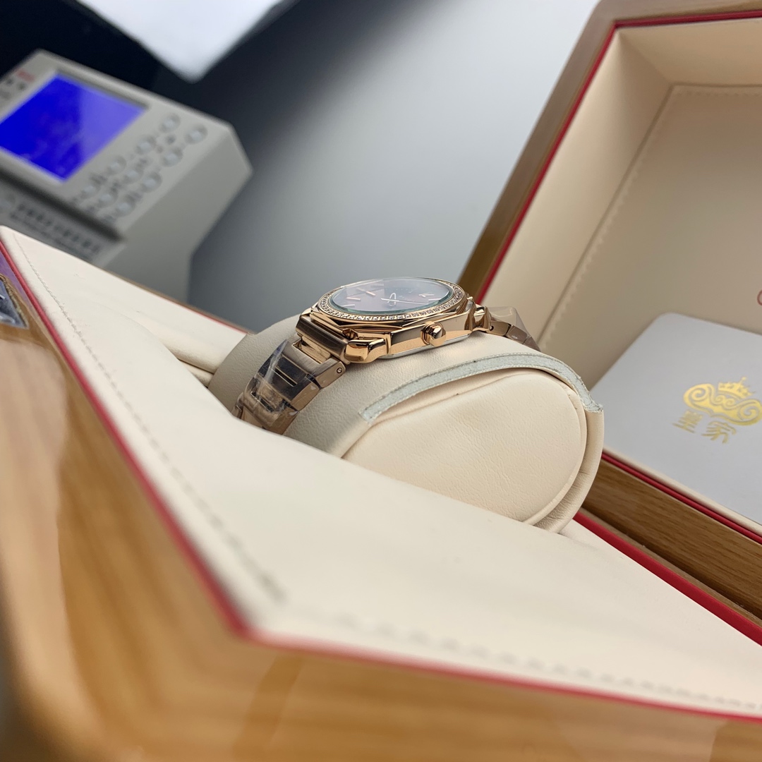 Bvlgari 皇家 宝格丽女款系列腕表