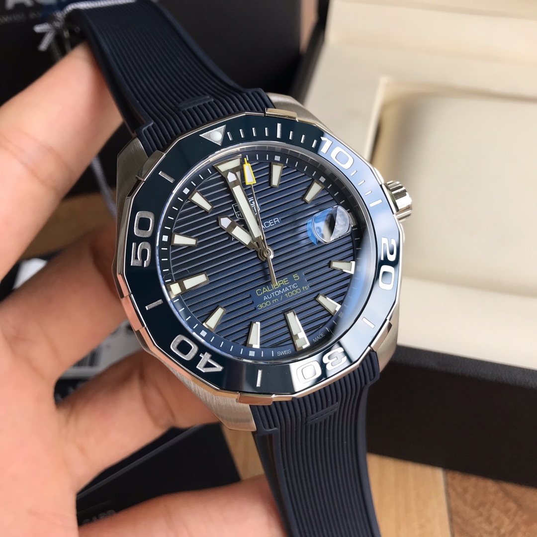 NO:728164,Counter inspection codes can be customized. Batch: Original box: 50. New model arrived!  High-value tape model, hard goods. Original Tagheuer, TAG Heuer Aquaracer series mechanical watch, counter 10,000+. ~43mm diameter, sapphire mirror, super luminous hands, original movement, supports disassembly and inspection, tough guy style, ultra-difficult stainless steel wire drawing process cannot be copied, one watch and one code with hangtag, counter synchronization!  Brand new complete set of [color][color][color],,tag heue19860909可以订做专柜查验码 批: 原盒:50 新款到！高颜值胶带款,硬货.Original Tagheuer,泰格豪雅竞潜系列机械表,专柜1万+. ~43mm表径,蓝宝石镜面,超强夜光指针,原装机芯,支持拆机验货,硬汉风格,超高难度精钢拉丝工艺无法仿制,一表一码配吊牌,专柜同步！全新全套出[色][色][色],,tag heue,Watch