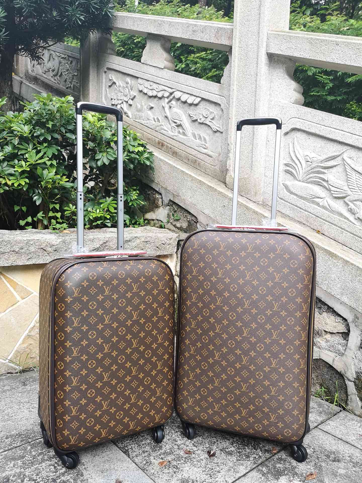 NO:270024,[LV] The new model of Uni-Share Wheel is back, original leather. There are not many quantities, hurry up and buy [seduction] [seduction] Exclusive products are launched first, real-life photos. Strong] 20-inch 53/40/2024-inch 63/42/20,,louis vuitton19860909【LV】万向轮爆新款回货了,原版皮质.数量不多,赶紧抢购[勾引][勾引]独家产品抢先上市,实物实拍.强]20寸53/40/2024寸63/42/20,,louis vuitton,luggage