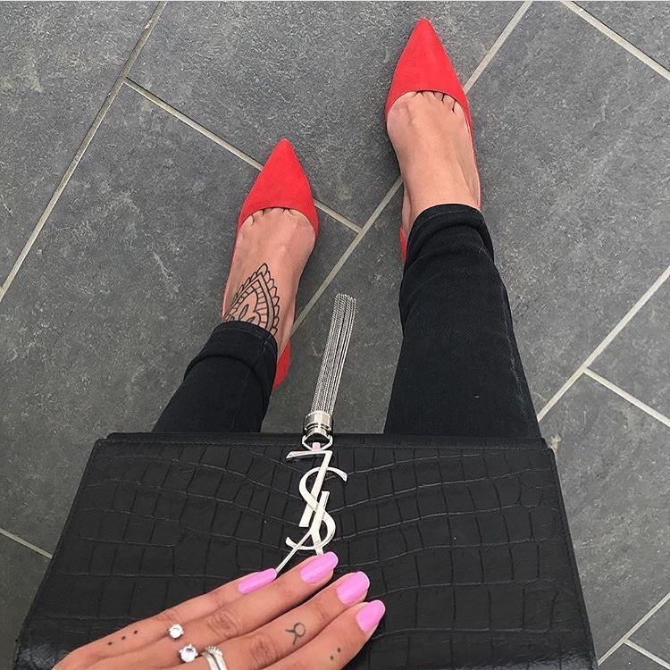 YSL 𝑲𝑨𝑻𝑬_𝟭𝟳𝒄𝒎 鳄鱼纹链条包 354120黑色/银扣