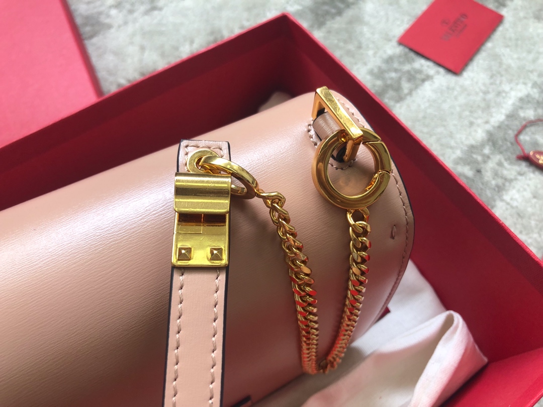 华伦天奴Valentino大V扣复古进口牛皮单肩包0074S