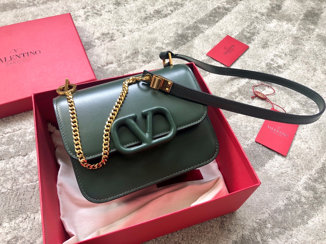 华伦天奴Valentino大V扣复古进口牛皮单肩包0074S