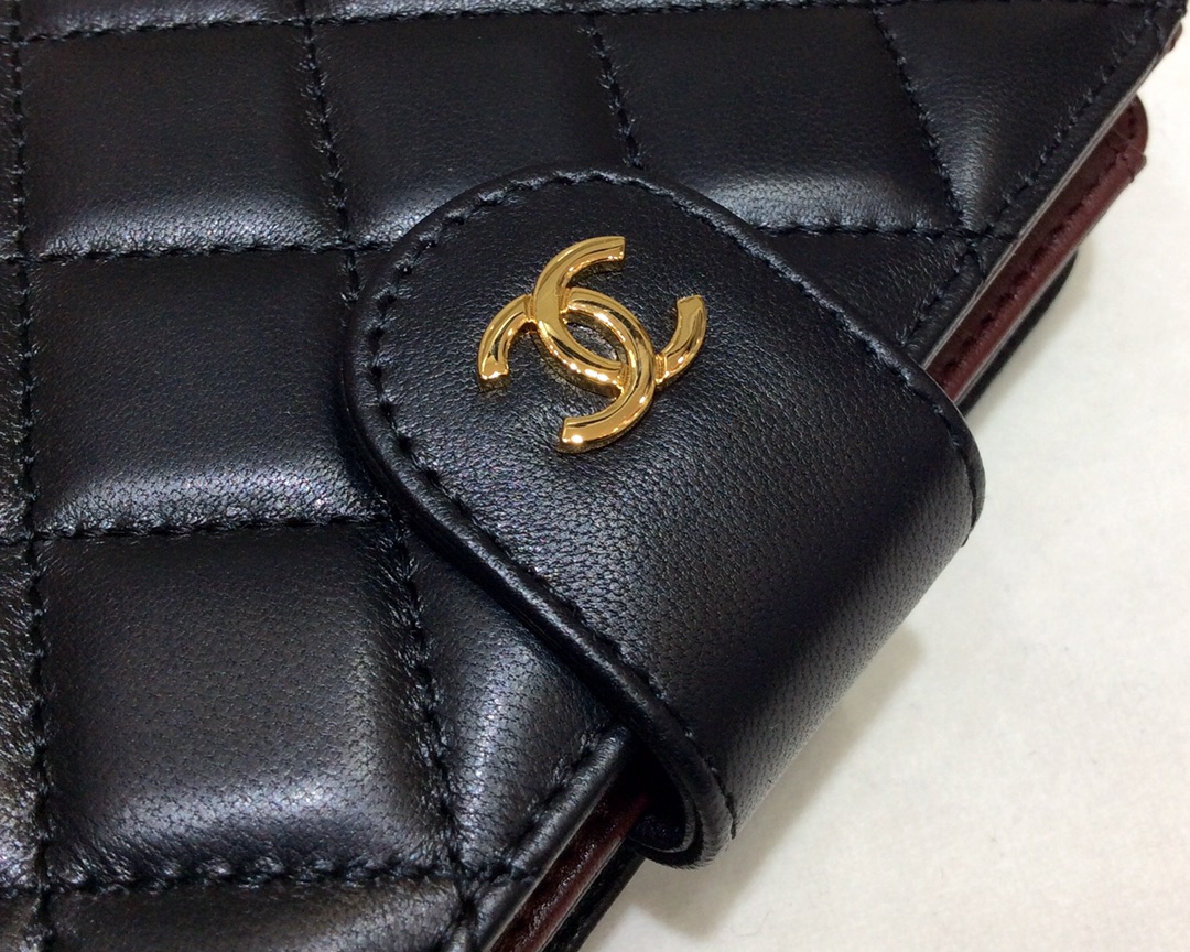 CHANEL 原单进口羊皮短折钱夹 A48667黑色/金扣