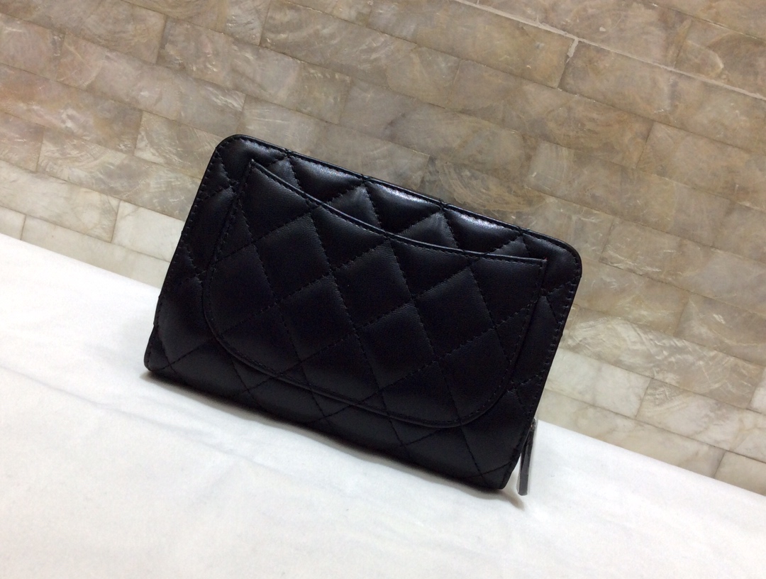 CHANEL 原单进口羊皮短折钱夹 A48667黑色/金扣