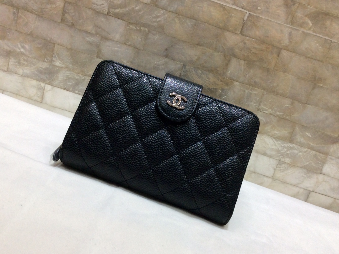 CHANEL 原单进口球纹牛皮短折钱夹 A48667黑色/银扣