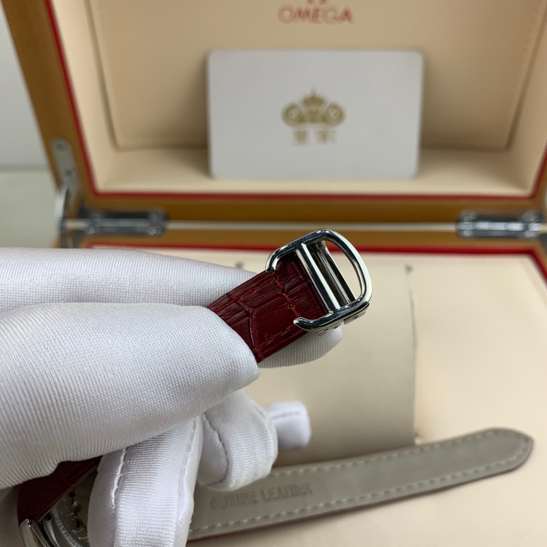 Cartier 皇家 卡地亚钥匙系列女款腕表