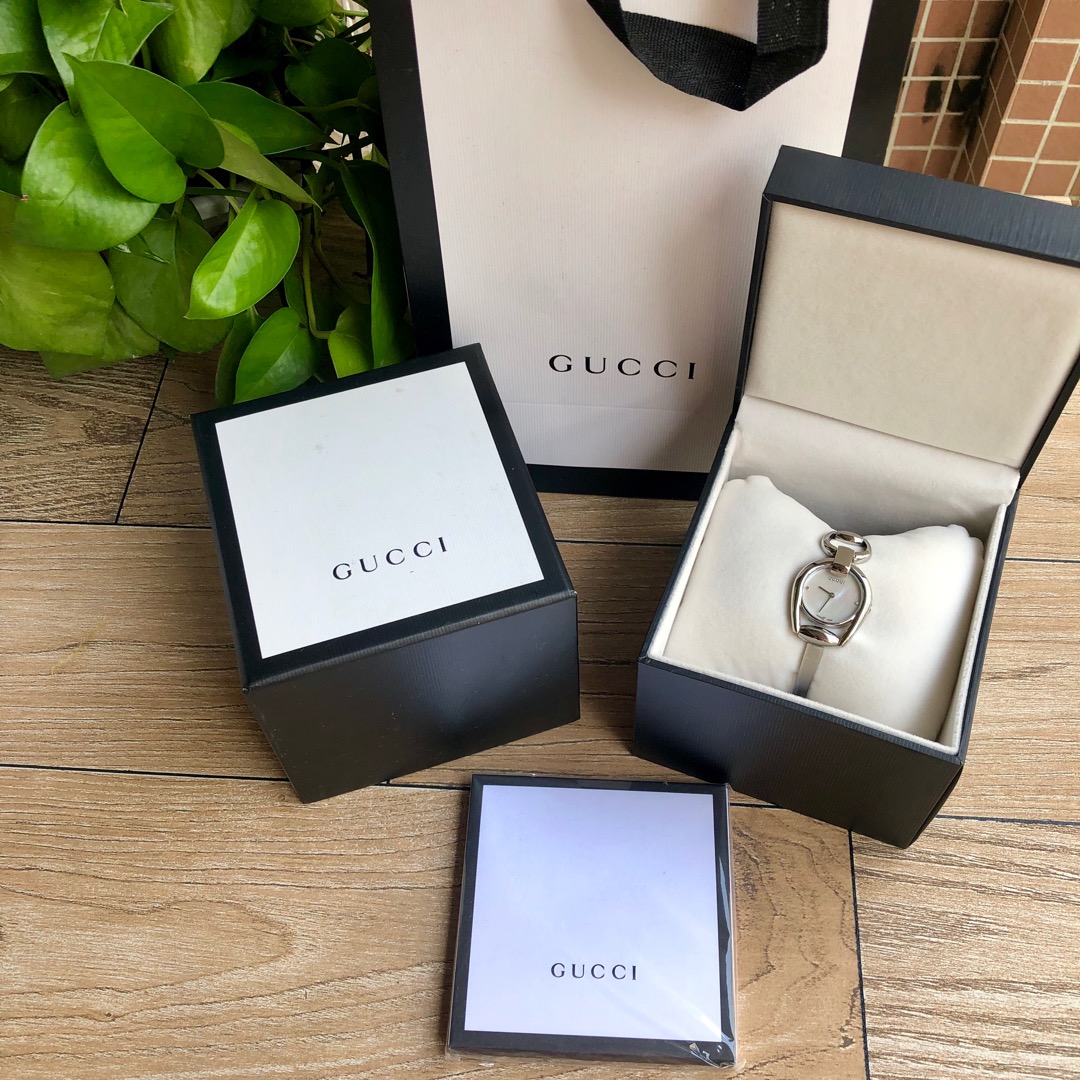 NO:388465,Original single product, original case, original movement, GUCCI Gucci ya129506 bracelet fashion women's watch, watch diameter 28mm, Swiss quartz movement, sapphire mirror, fritillar bottom!  Counter pricing +, gucci, gucci, bracelet19860909原单货 原装套壳,原装机芯 GUCCI古驰ya129506手镯款时装女表 表径28mm,瑞士石英机芯,蓝宝石镜面,贝母底！ 专柜定价+,,gucci,gucci,bracelet,Watch