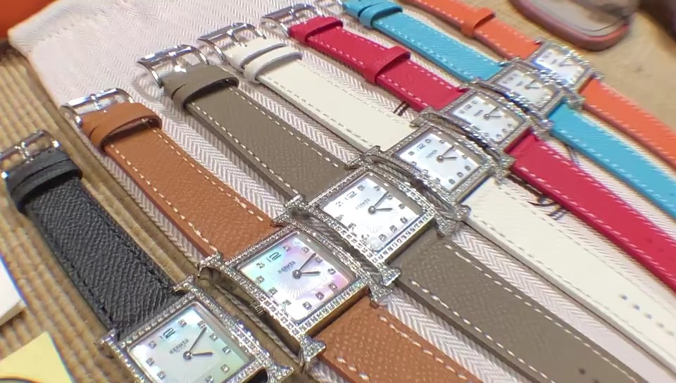 Hermès Hermes爱马仕H形26mm 送礼最佳选择 Hermes家表带背面前3线是双线缝制 区别开市场垃圾货 针打发票 hermes女表系列 最 百搭王 机芯 表壳 爱马仕全手工表带 丰富的颜色选择