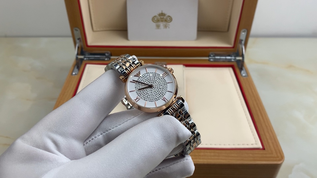 Armani 皇家 阿玛尼满天星女款腕表视频欣赏