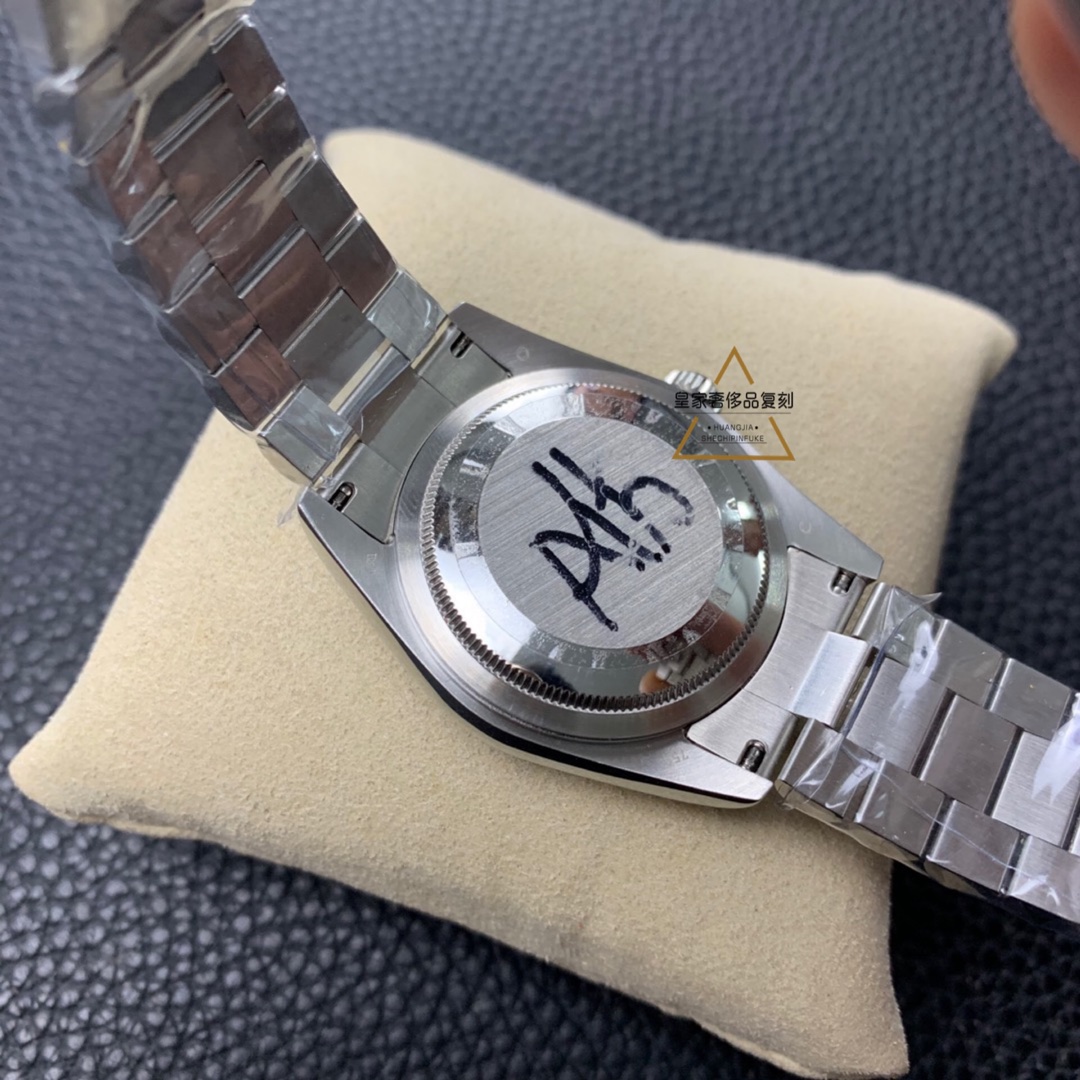 Rolex 劳力士日志系列贝壳面腕表，36尺寸