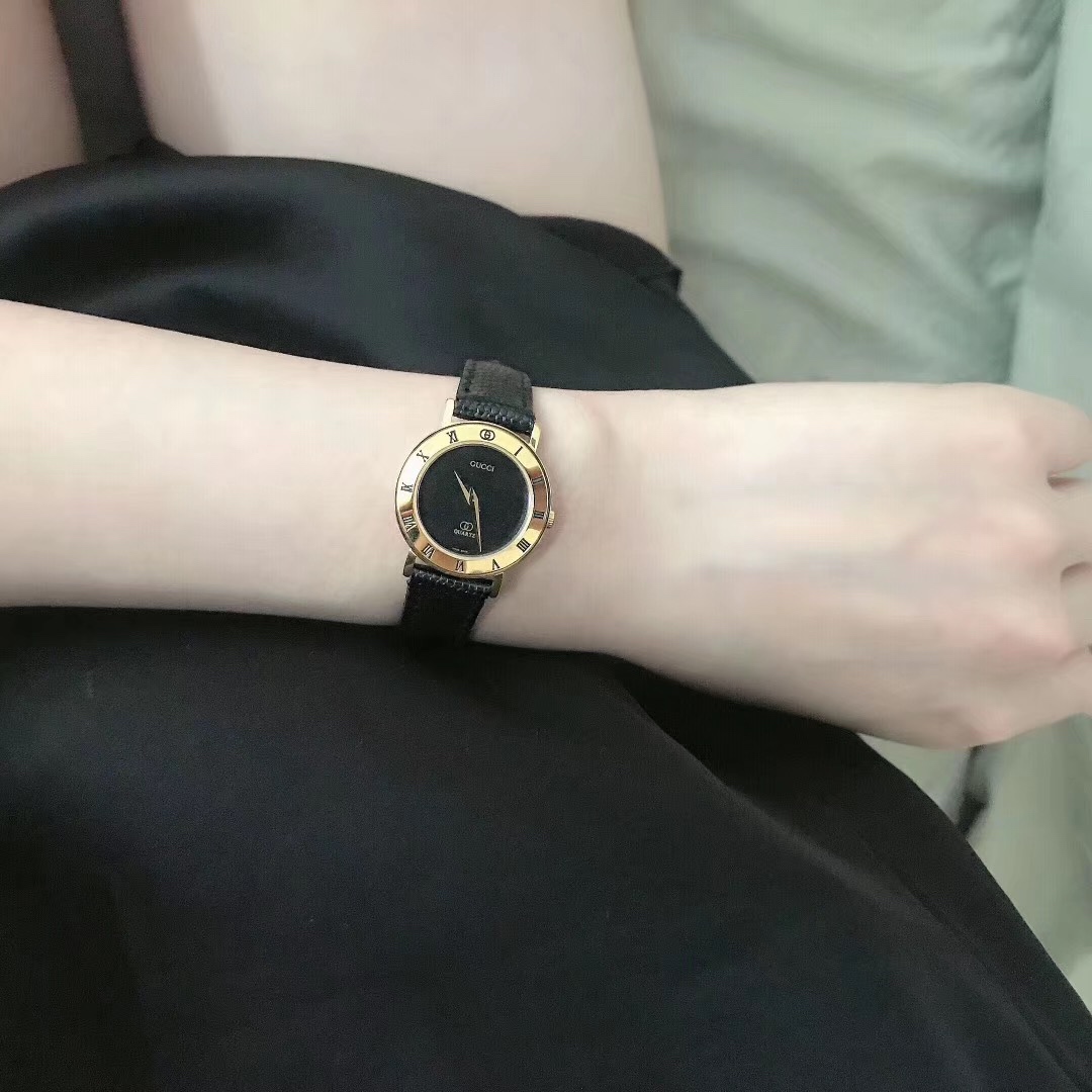 Gucci 古驰 潮流女士腕表，表壳直径约26mm厚度约6mm
