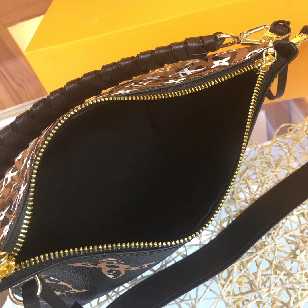 Louis Vuitton M55090 Monogram everyday