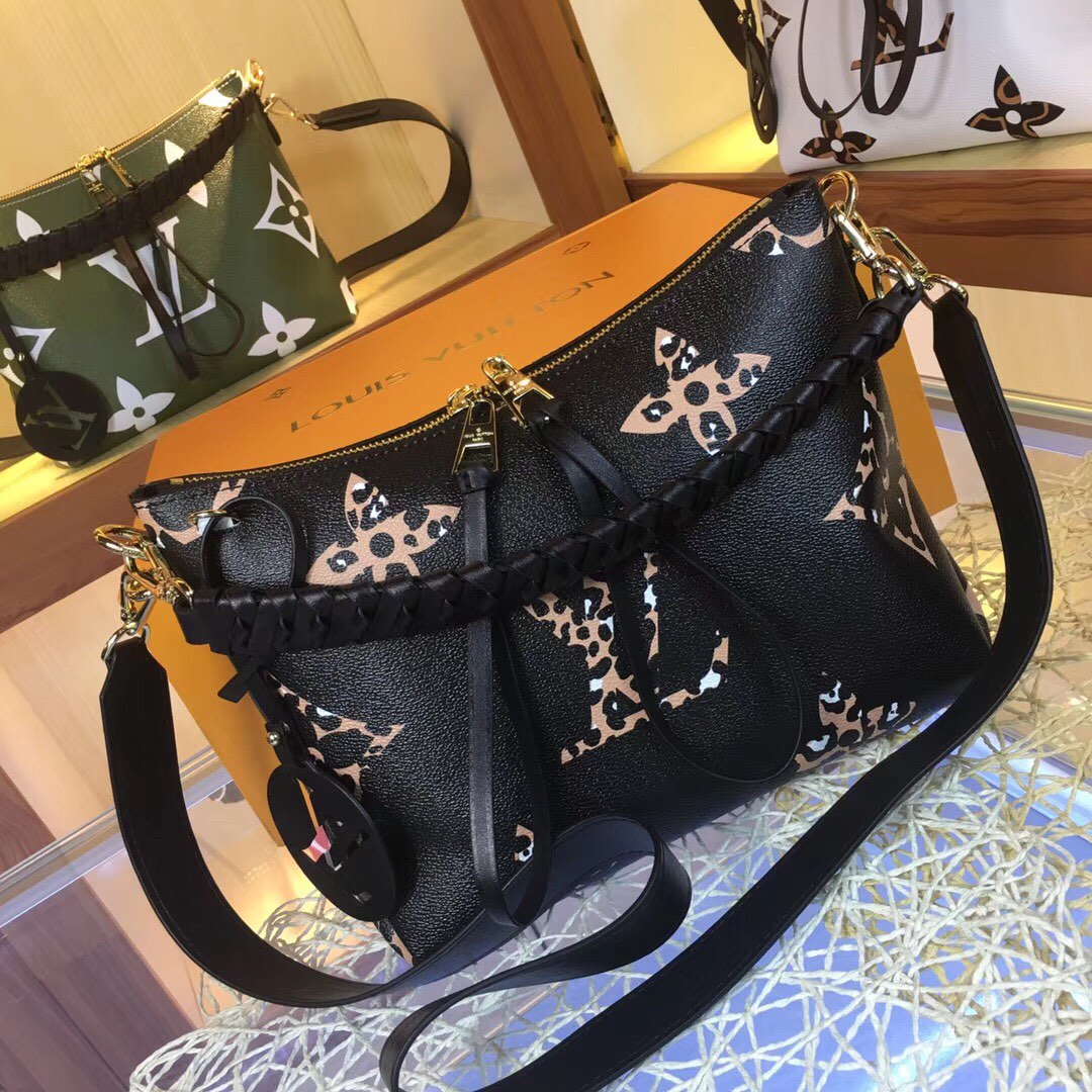 Louis Vuitton M55090 Monogram everyday