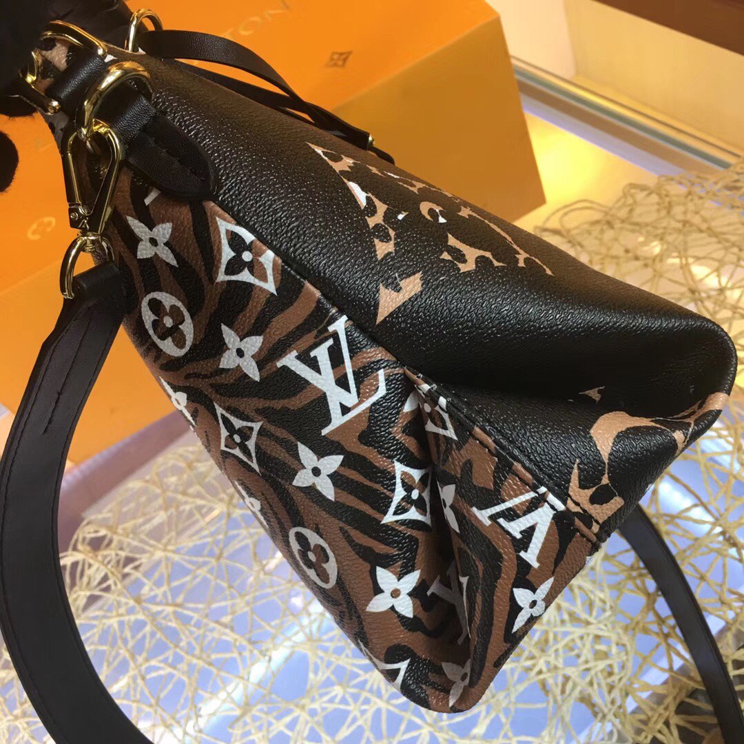 Louis Vuitton M55090 Monogram everyday