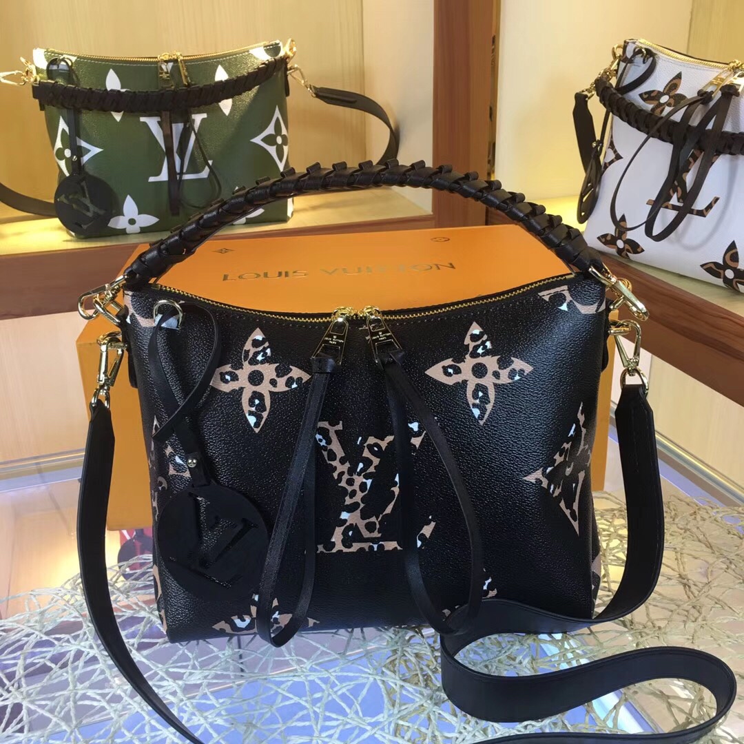 Louis Vuitton Beaubourg Hobo Black Monogram Empreinte Giant 25x21x15cm shoulder everyday