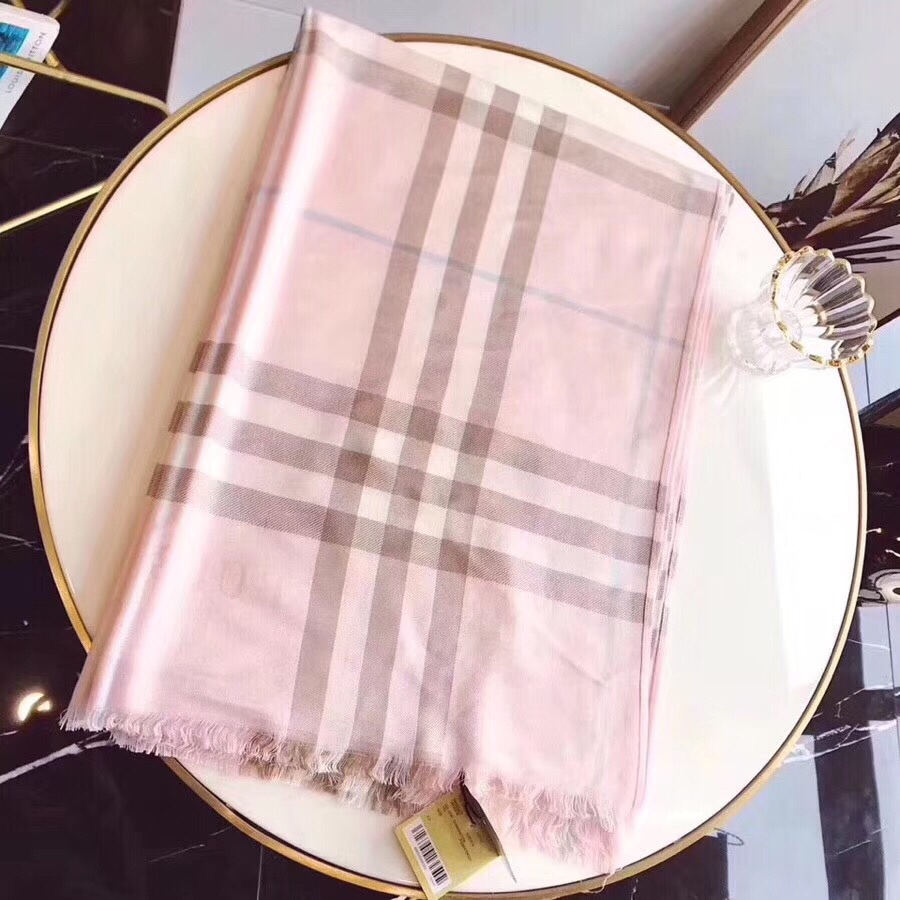 Burberr*y天丝棉格子囲巾 - 柔らかく高品質な素材