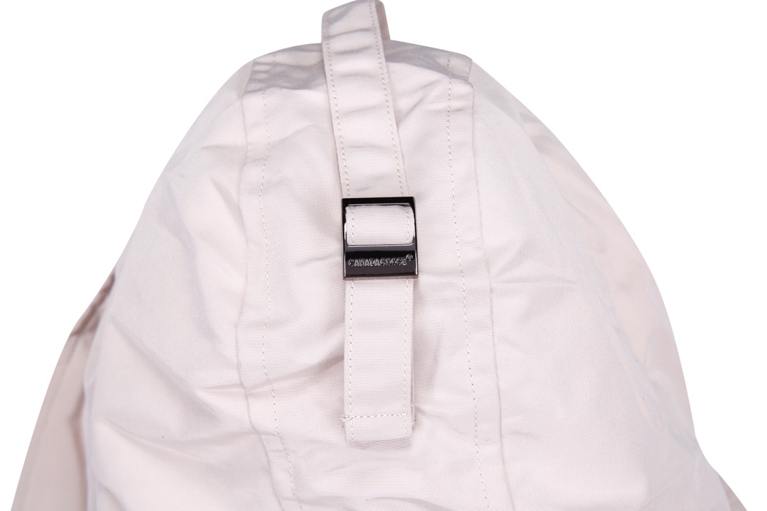 1563150635 3955530516 5