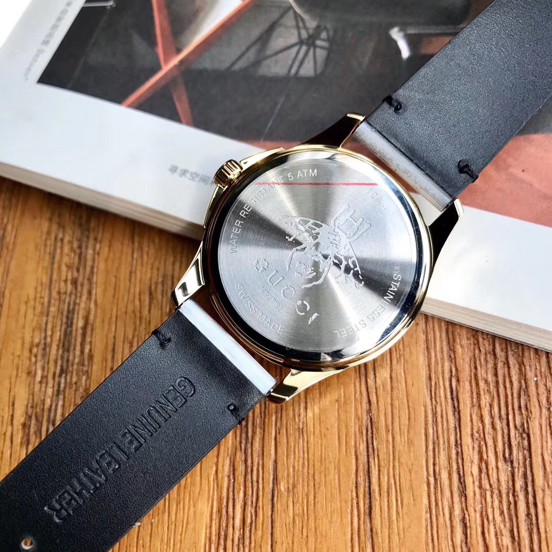 Gucci 古驰蜜蜂 3D效果 阳光照耀下的蝴蝶蜜蜂翩翩飞舞Gucci2019巴塞尔表款 热门款石英女表