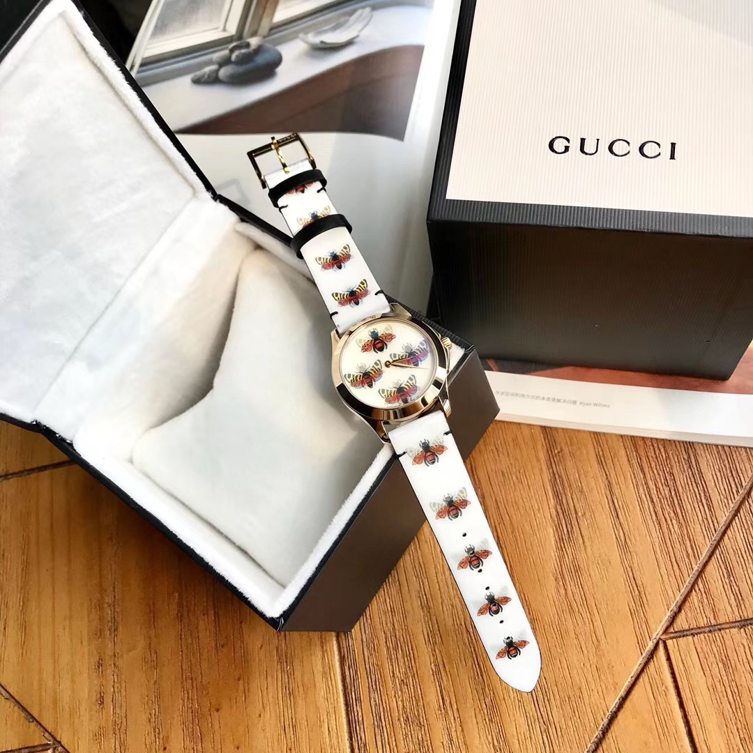 Gucci 古驰蜜蜂 3D效果 阳光照耀下的蝴蝶蜜蜂翩翩飞舞Gucci2019巴塞尔表款 热门款石英女表