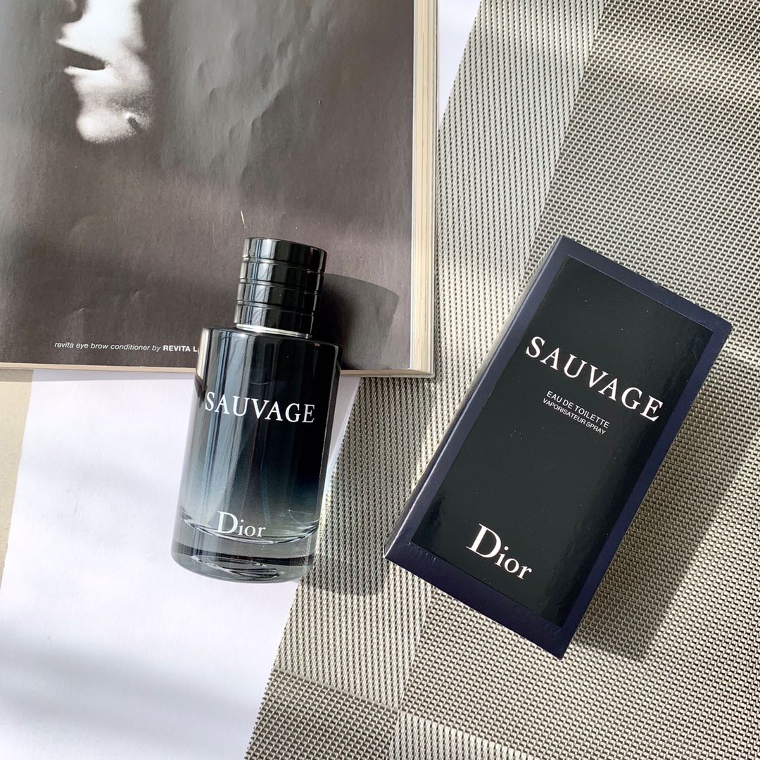 Dior Sauvage Eau de Toilette - A Fresh & Captivating Fragrance for Men (100ml)