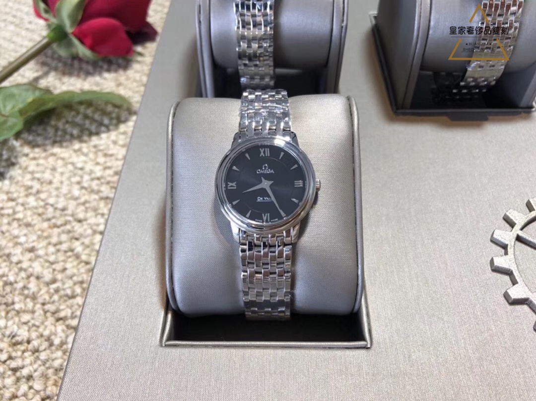 Omega 欧米茄蝶飞系列女表石英腕表，小巧