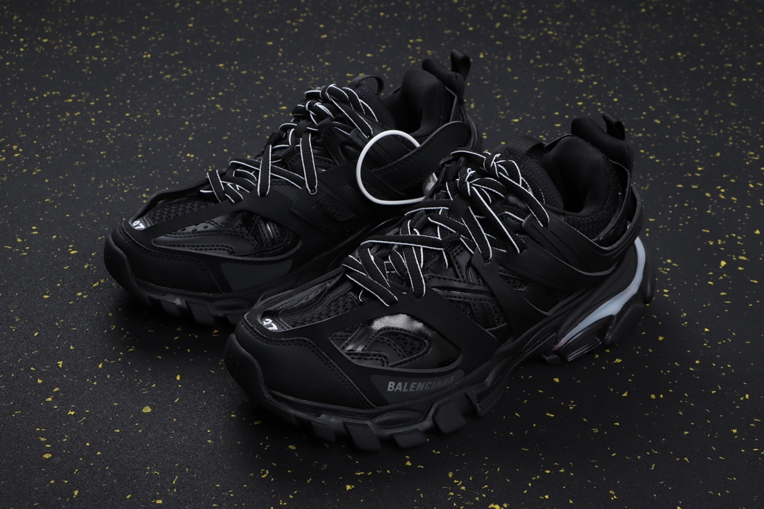 AGE LEXiN Ji Balenciaga LED Track Sneakers Facebook