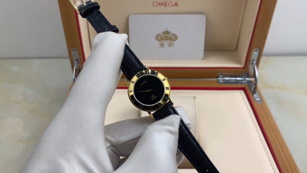 Gucci 皇家 古驰女款迷你款腕表视频欣赏