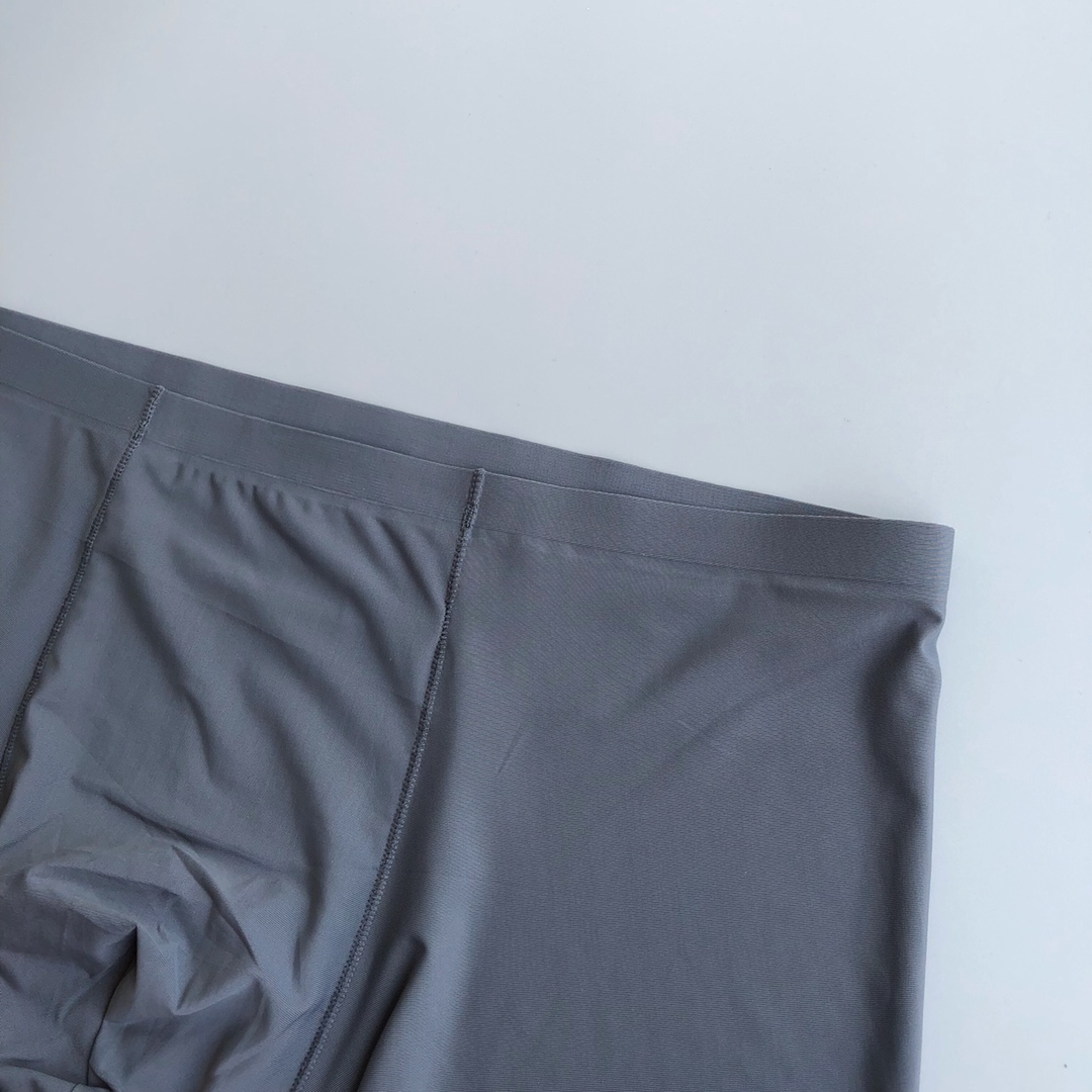 THOMBROWNETB汤姆布朗潮流前线超火的美国品牌,精致男士内裤采用无痕拼接无缝压胶工艺高档羊奶丝材