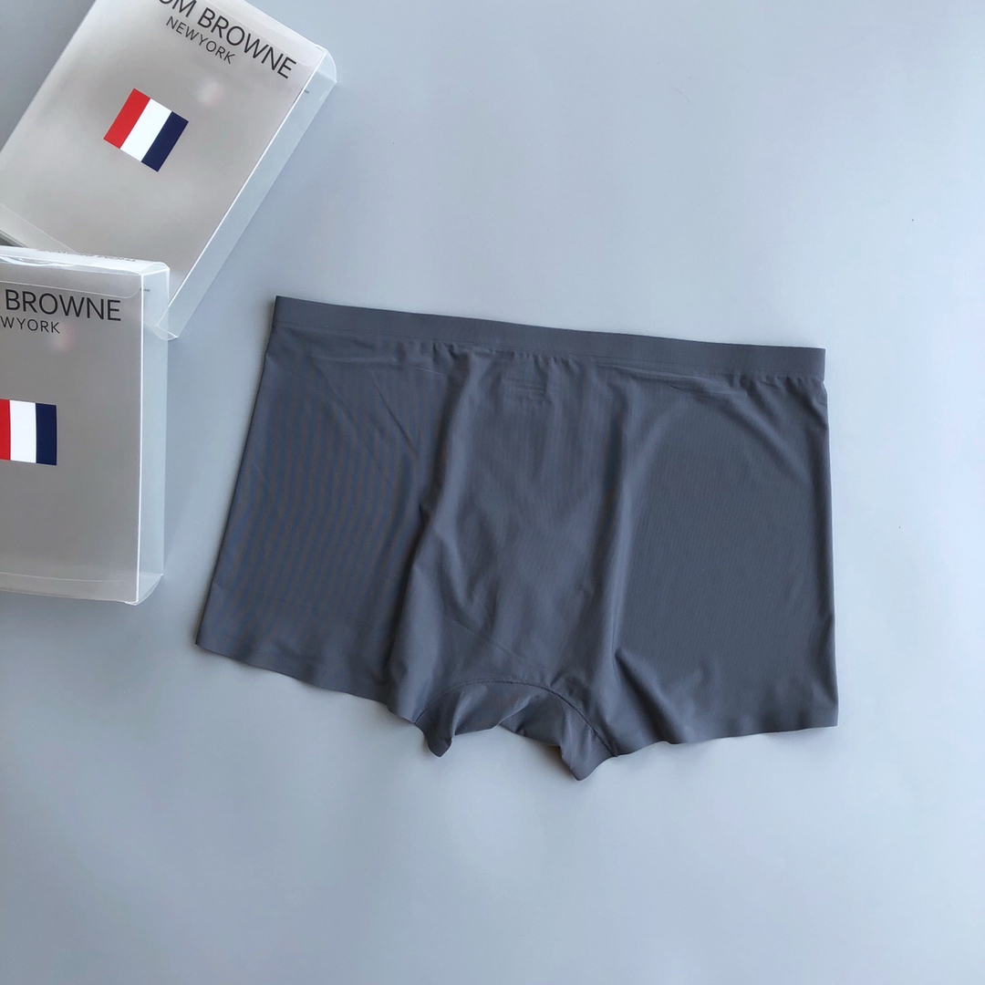 THOMBROWNETB汤姆布朗潮流前线超火的美国品牌,精致男士内裤采用无痕拼接无缝压胶工艺高档羊奶丝材