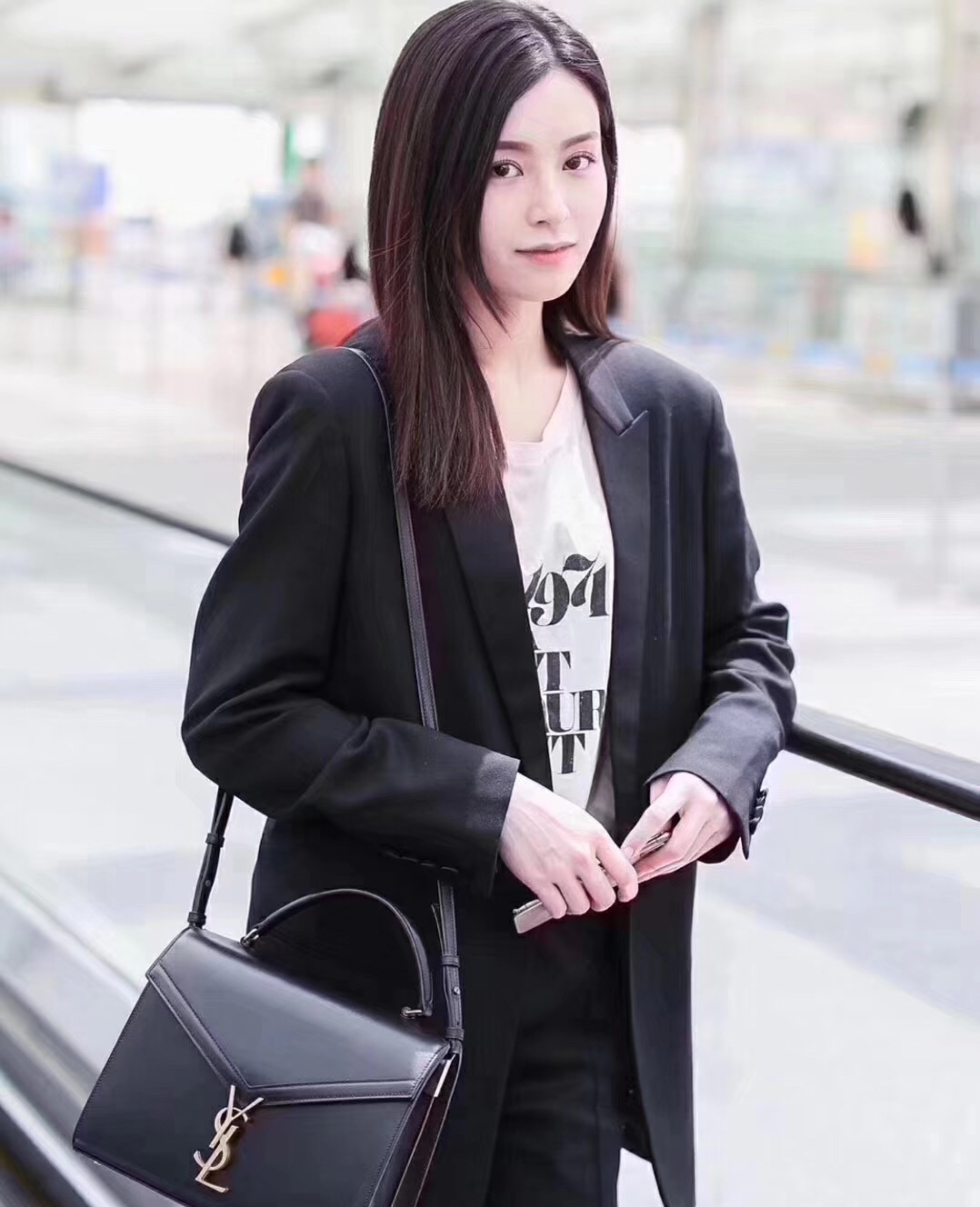 Saint Laurent Ysl CASSANDRA鱼子酱纹手拎包 578000黑色