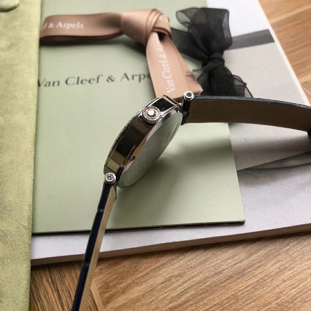 Van Cleef & Arpels Van Cleef & Arpels梵克雅宝•许愿 星空可转 全年12次流星雨绘于表盘