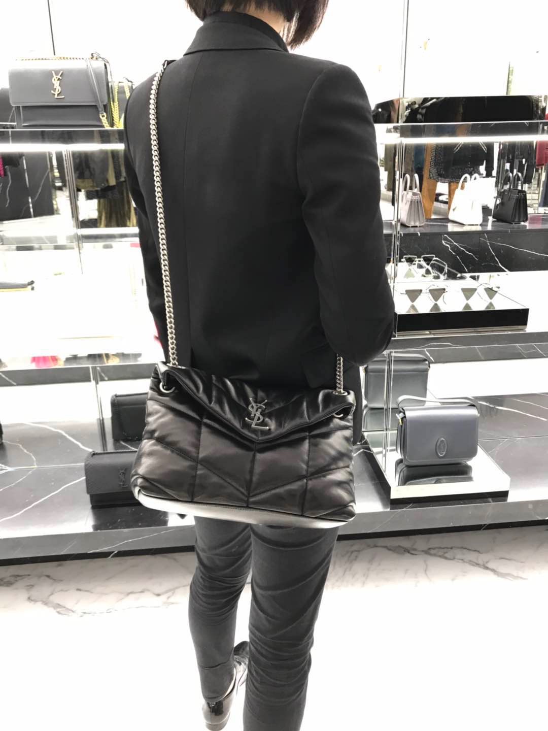 YSL LOULOU PUFFER 29CM 绗缝小羊皮包 577476黑色/银扣