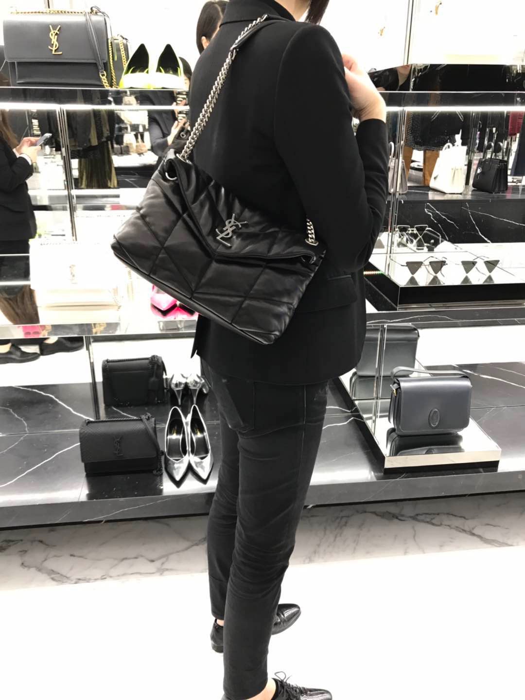 YSL LOULOU PUFFER 29CM 绗缝小羊皮包 577476黑色/银扣