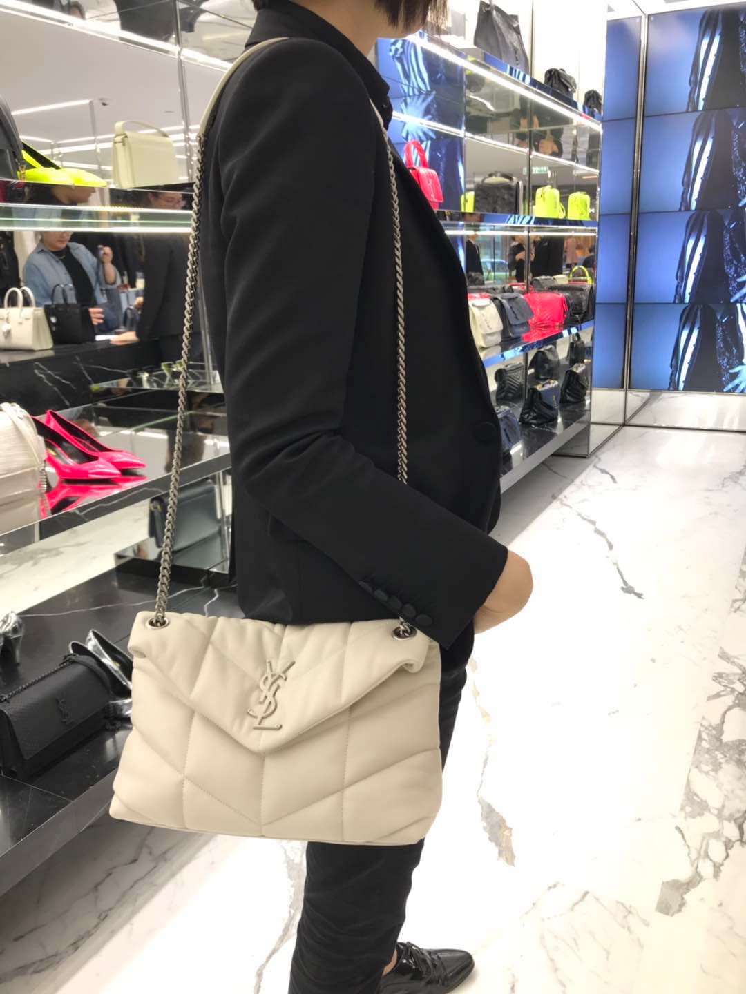 YSL LOULOU PUFFER 29CM 绗缝小羊皮包 577476白色/银扣