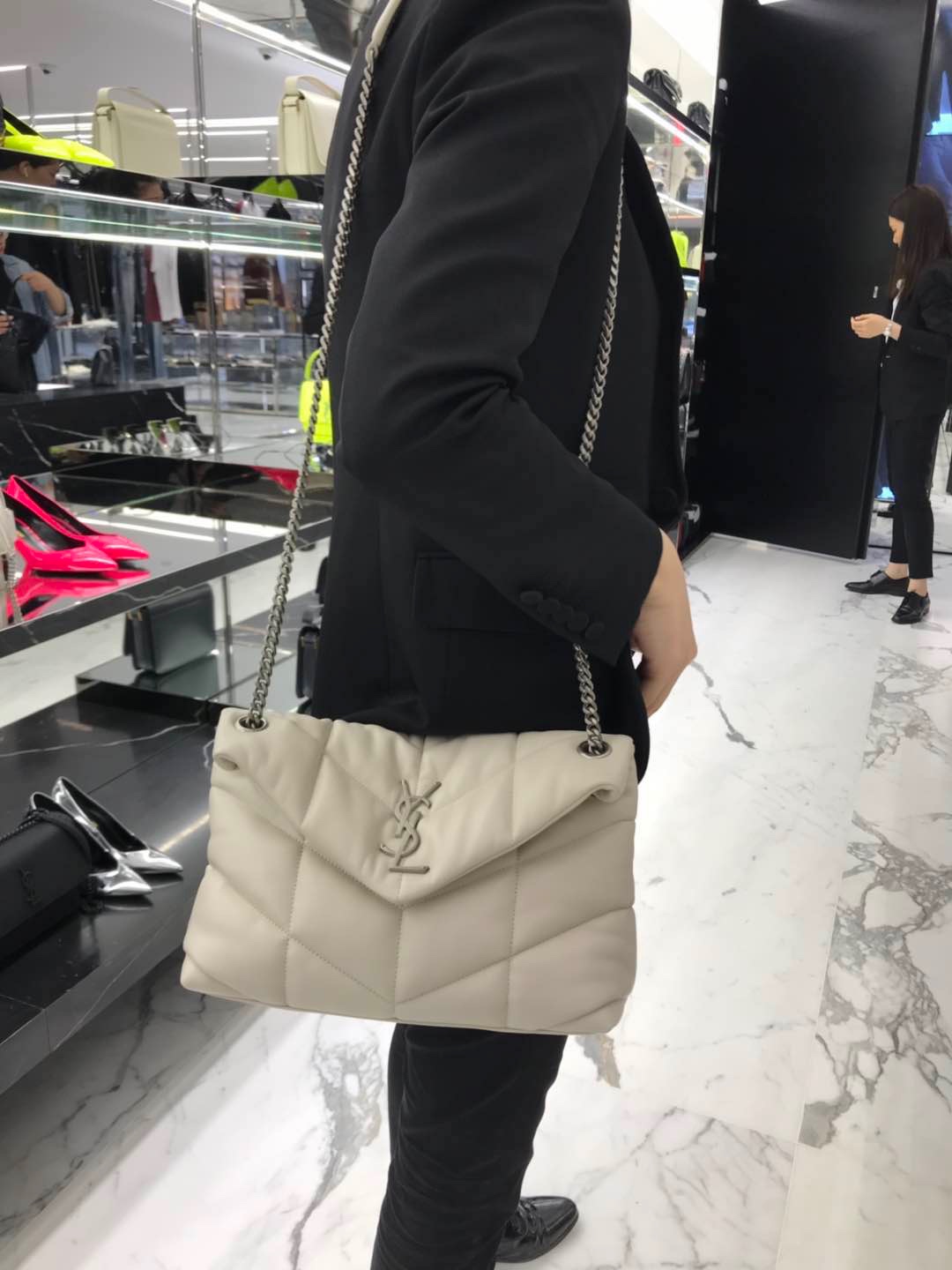 YSL LOULOU PUFFER 29CM 绗缝小羊皮包 577476白色/银扣