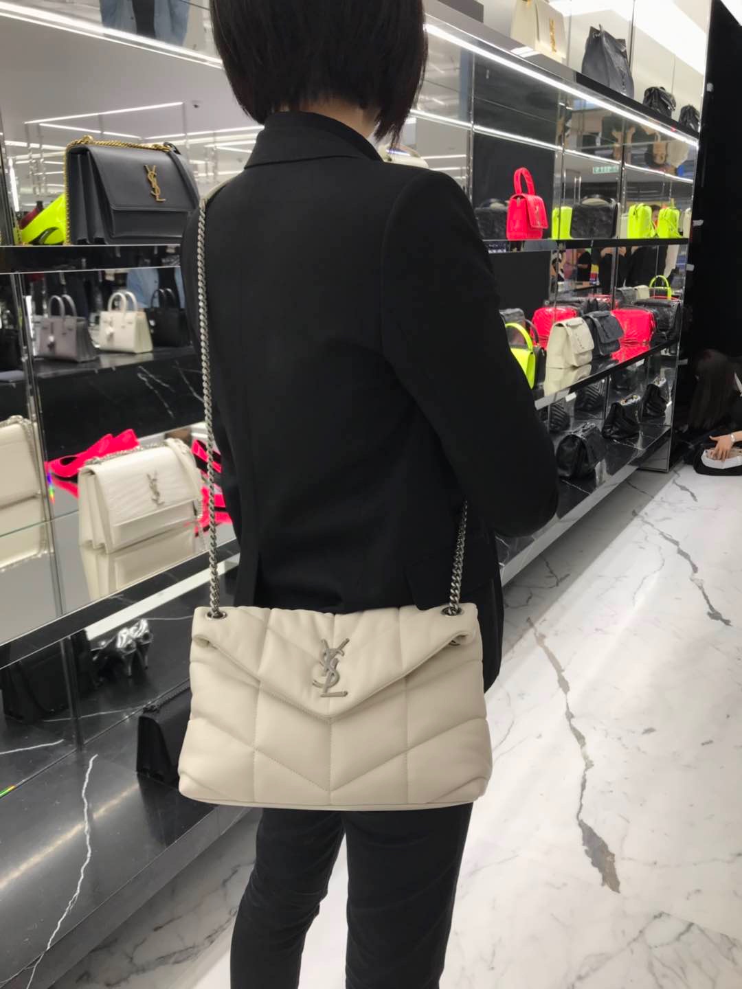 YSL LOULOU PUFFER 29CM 绗缝小羊皮包 577476白色/银扣