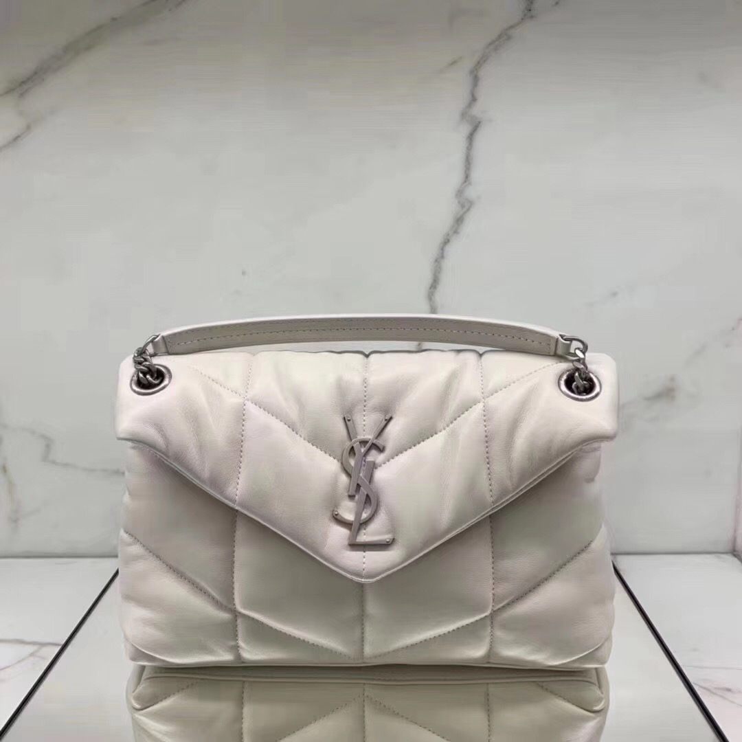 YSL LOULOU PUFFER 29CM 绗缝小羊皮包 577476白色/银扣