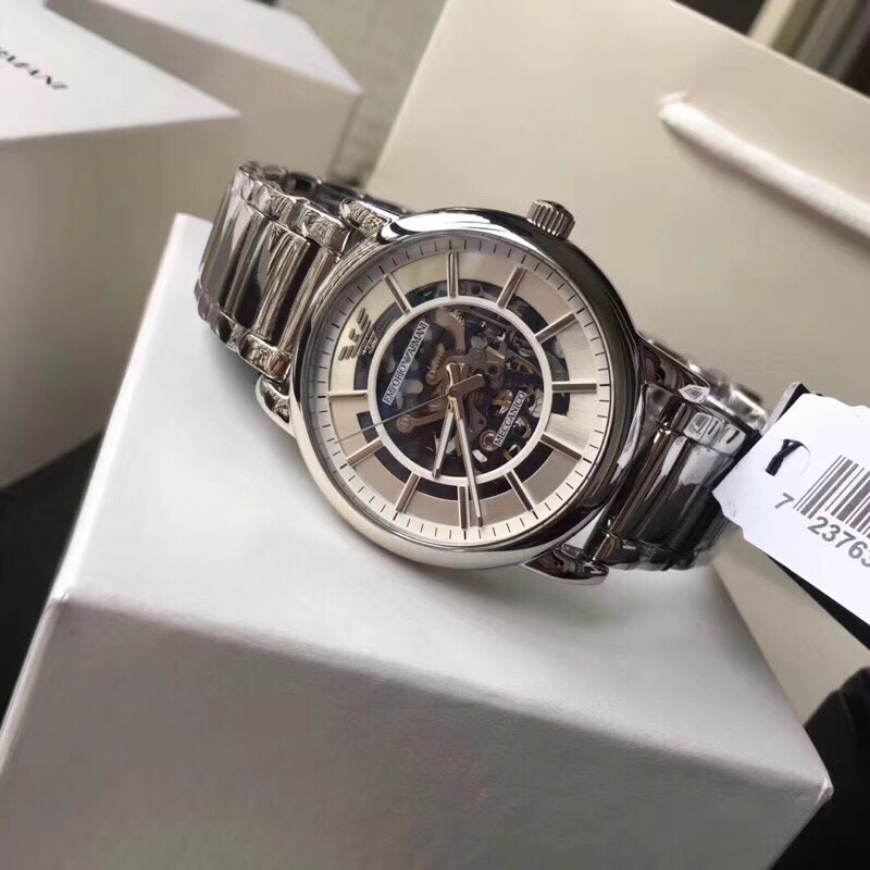 ARMANI/Armani Modelo: AR1981 Tipo de movimiento: Mecánico automático Tipo de reloj: Reloj para hombre Forma de la esfer…