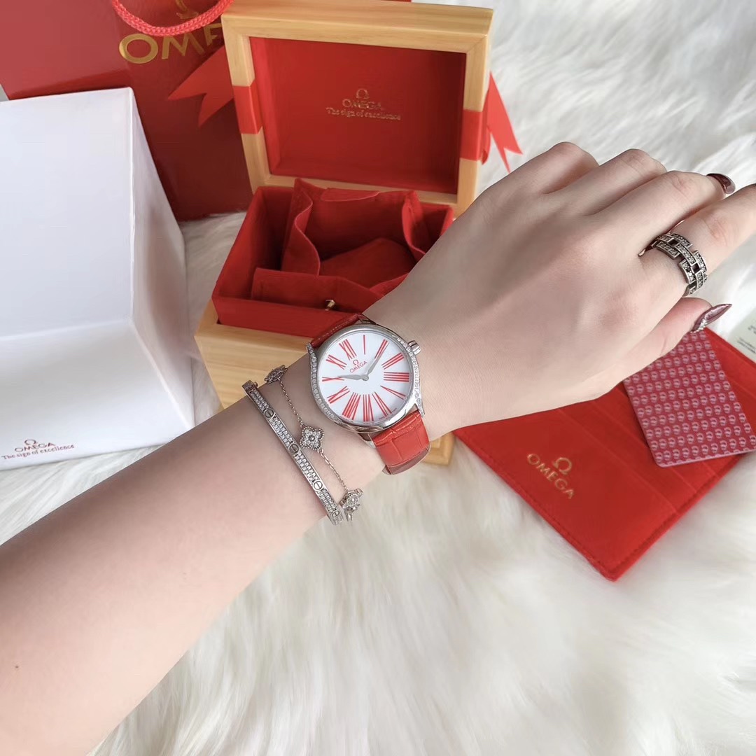 Omega 皇家 欧米茄名典系列女款腕表