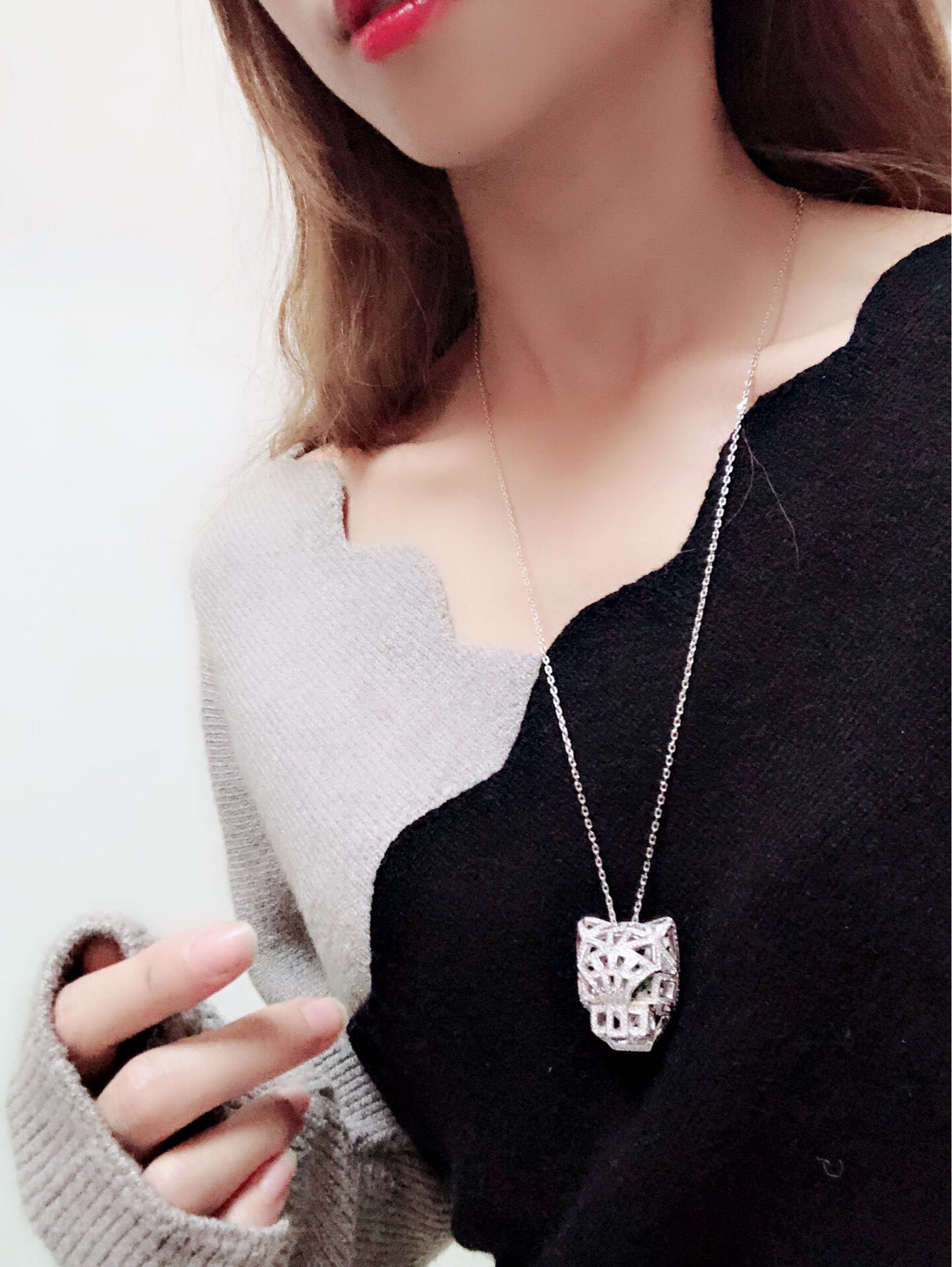 1564066447 3912627960 8