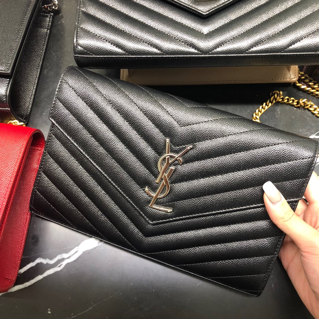 YSL MONOGRAM WOC 22.5CM 鱼子酱信封包 377828黑色/银扣