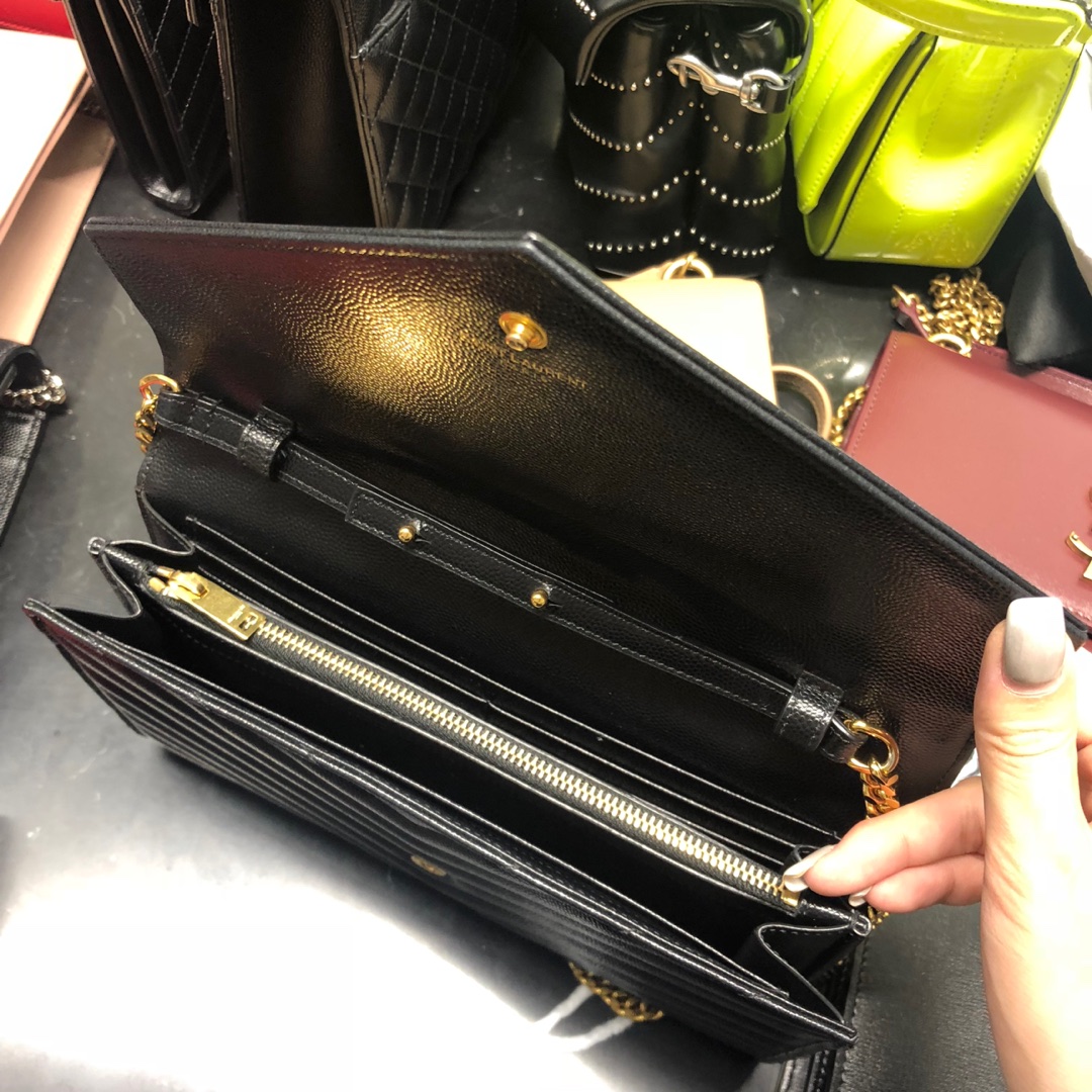 YSL MONOGRAM WOC 22.5CM 鱼子酱信封包 377828黑色/金扣